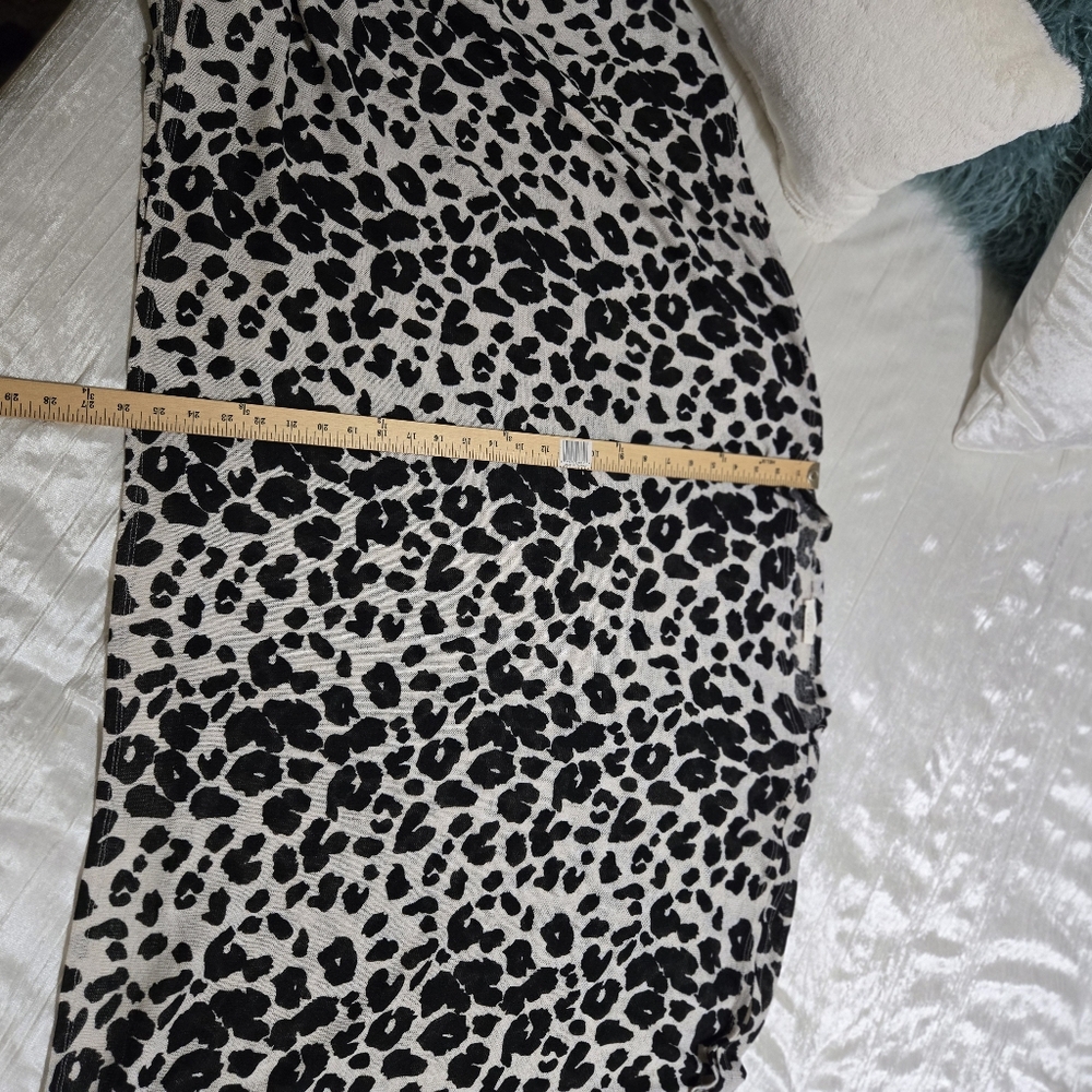Leopard Print Women's Poncho NWOT Never Worn! - Picture 4 of 8